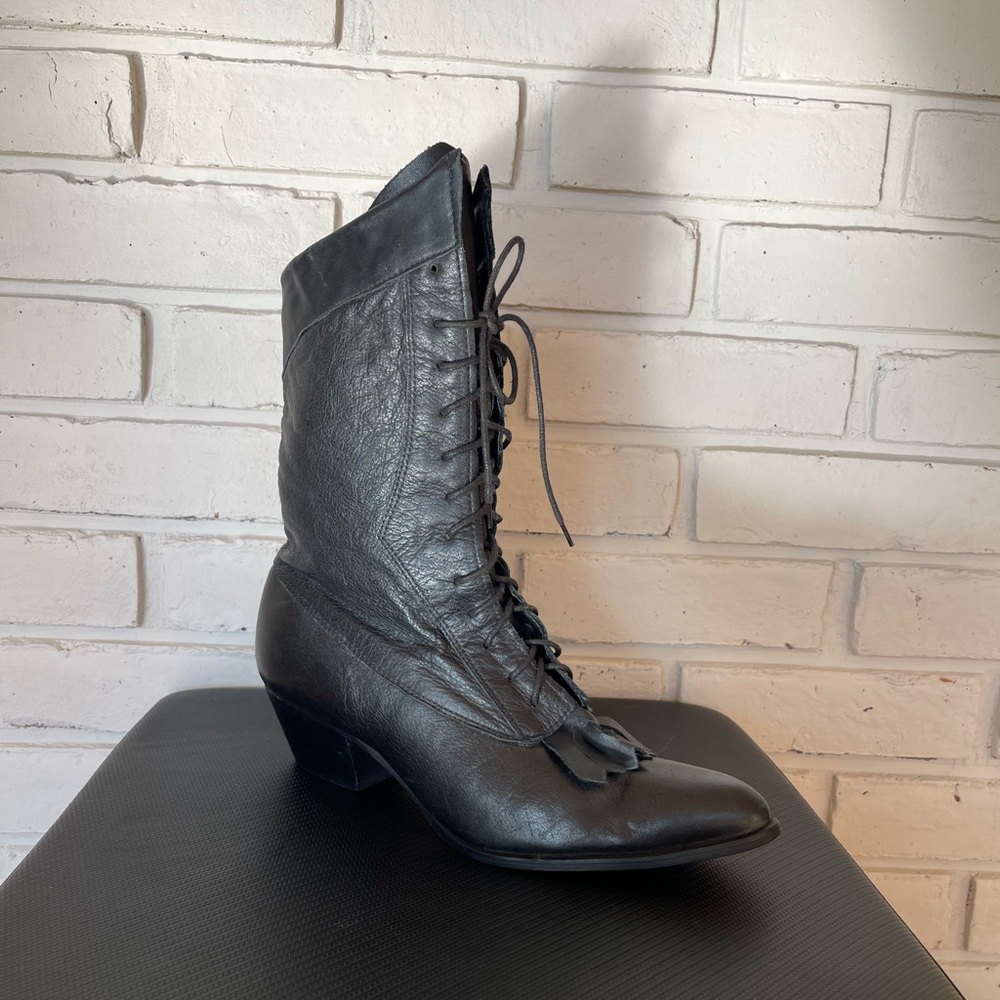 Size 9 women’s Durango leather boots